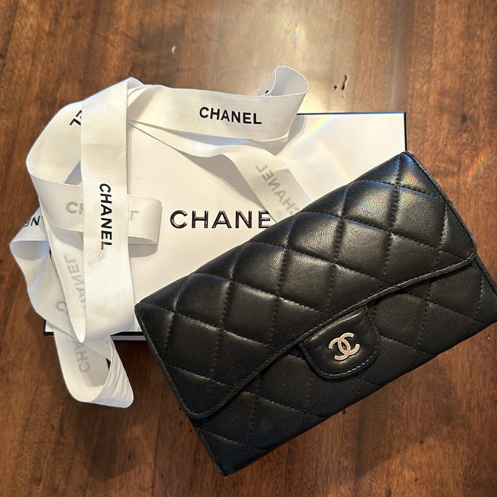 Authentic Chanel flap Wallet